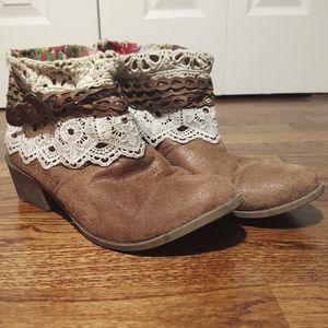 Lace deco ankle boots